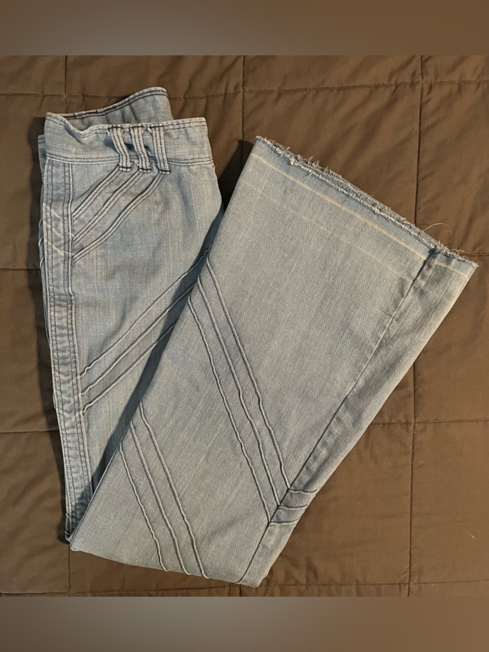 Vintage Light Wash Women’s Jeans with Diagonal Stitch Detail Bell Bottom